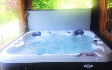 Hot Tub at Luxury Cabin